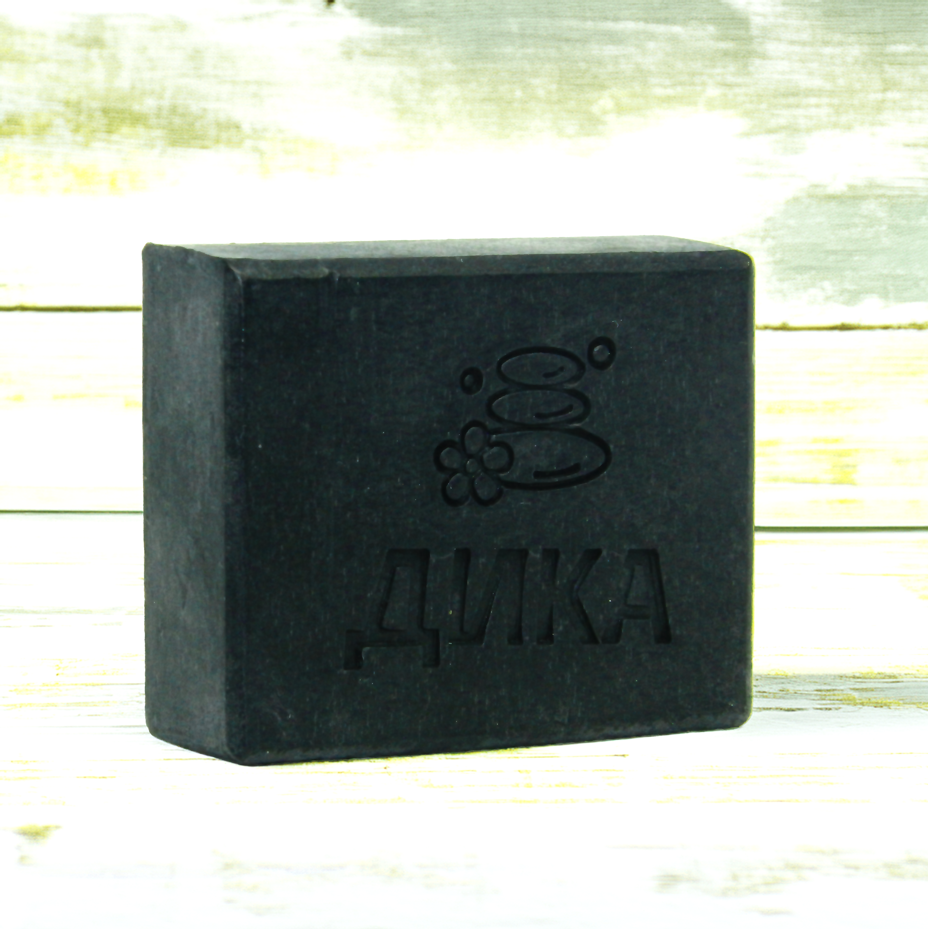 Dika sapun sa aktivnim ugljem i kozjim mlekom